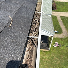 Dont-Let-Clogged-Gutters-Rain-on-Your-Parade-in-Massillon-and-surrounding-Areas 2